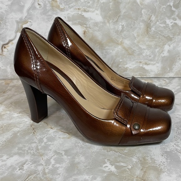 Cole Haan Shoes - Cole Haan brown/bronze leather heels